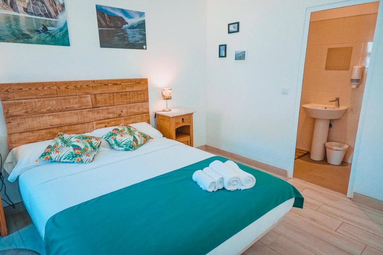 Oasis Backpackers Hostel Sintra Surf コラレス エクステリア 写真